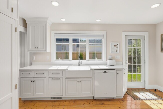 Foto del edificio - 11 Friendship Ln