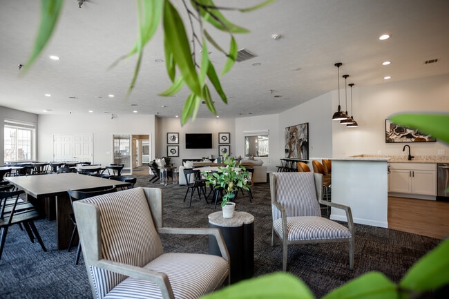 Building Photo - Donegal Pointe Apartments