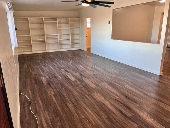 Foto del edificio - 7130 E 30th St