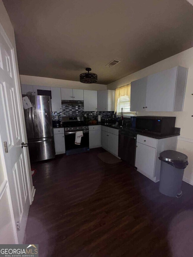 Building Photo - 2890 Duncan Pl