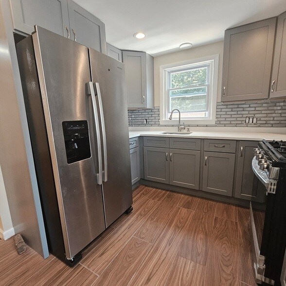 Foto del edificio - 131 Itasca St