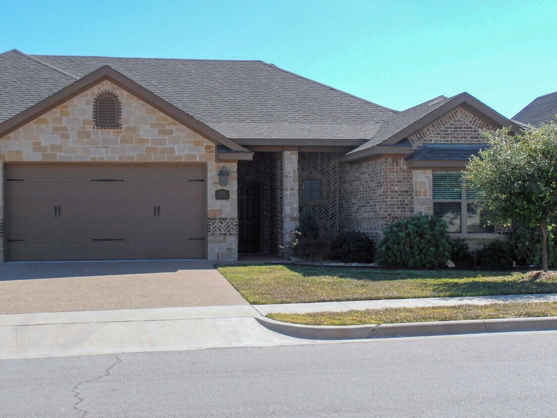 3108 Stallion Dr Unit Stallion 3112, Robinson, TX 76706 Room for Rent