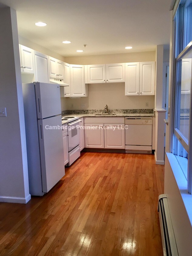 Foto principal - 170 Summer St