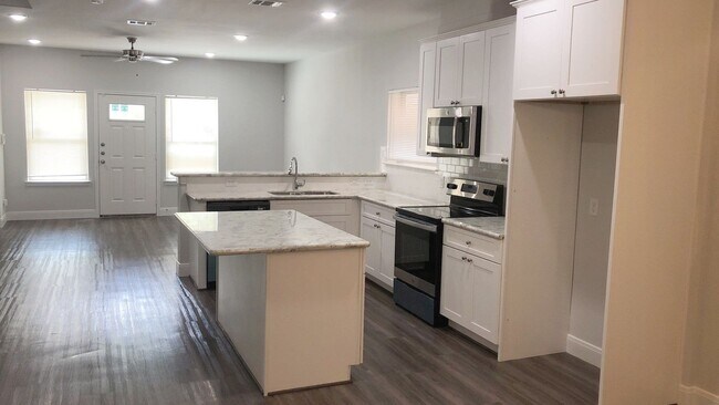 Foto del edificio - 9214 Nyssa Ave