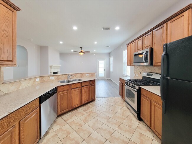 Foto del edificio - 17207 Mossbriar Ln