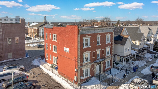 Foto del edificio - 35 Butler Ave