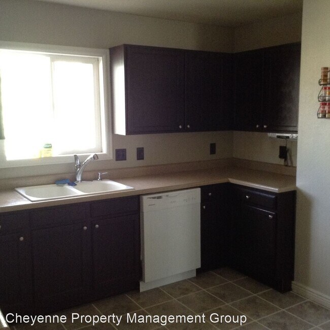 Building Photo - 3 br, 2 bath House - 622 West. 24th Street