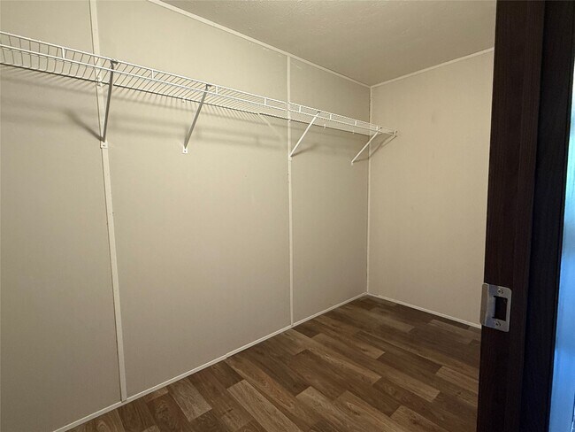 Foto del edificio - 4788 Wickwillow Ln