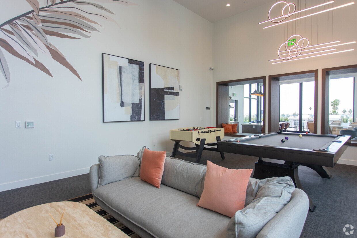 Nova Apartments on Wilshire Apartments in Los Angeles, CA Westside