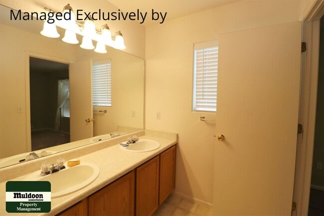 Building Photo - Coming soon! Northeast Pet Friendly Townhome!