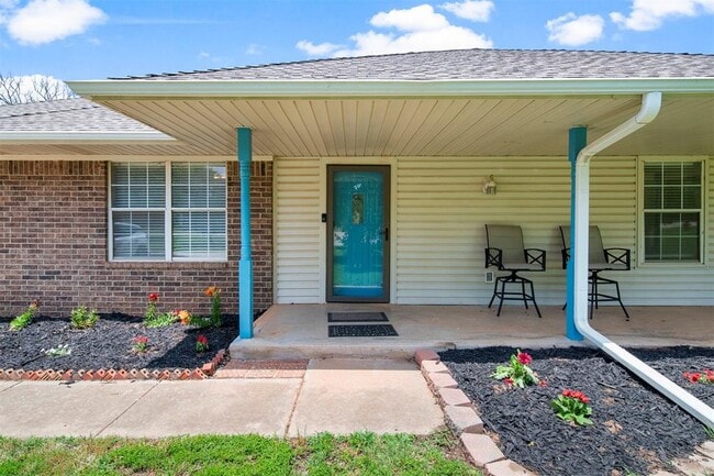 Building Photo - 1829 Ranchwood Dr