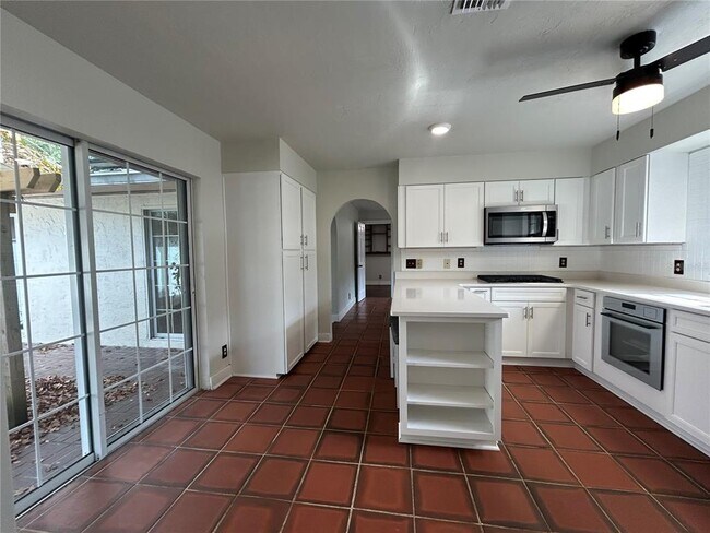 Foto del edificio - 3322 NW 39th Ter