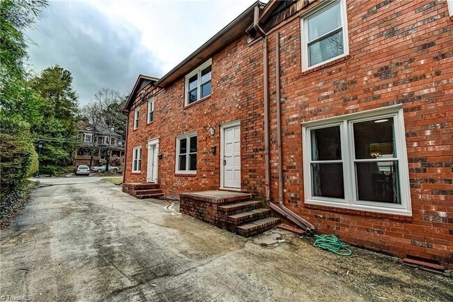 Foto del edificio - 115 S Mendenhall St