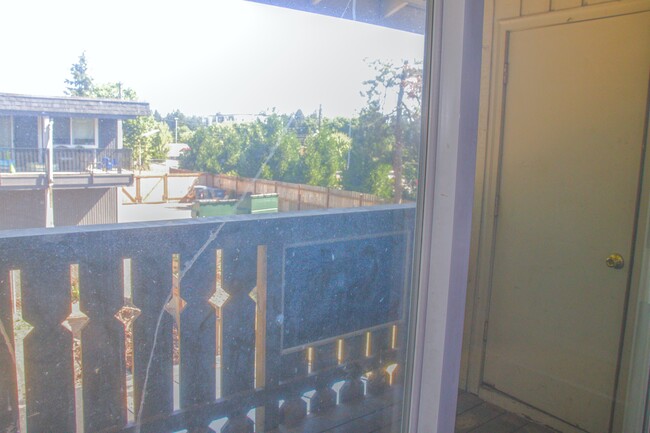 Foto del edificio - 4411 76th Ave W