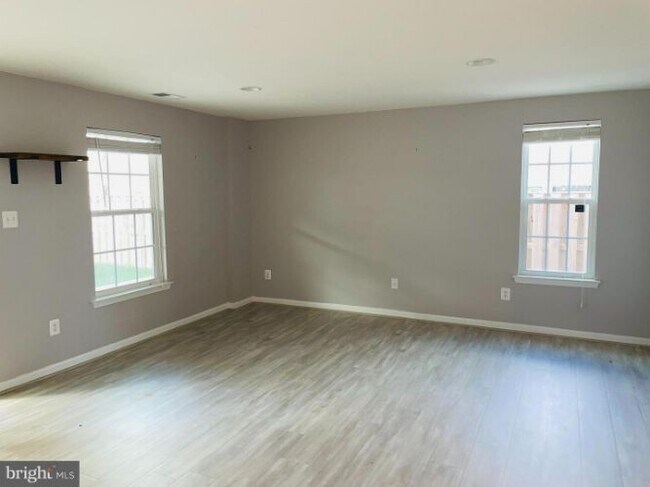 Building Photo - 22910 Chinkapin Oak Terrace