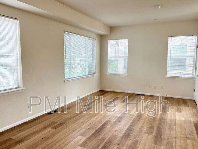 Building Photo - 12950 Grant Cir W