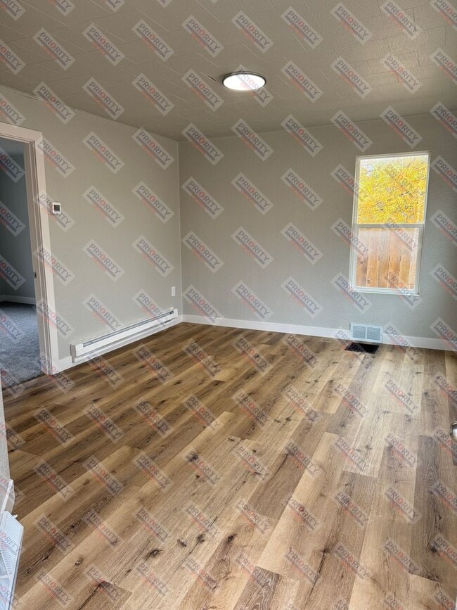 Building Photo - Single Family Home