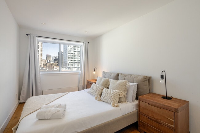 Building Photo - 3421 Rue Drummond