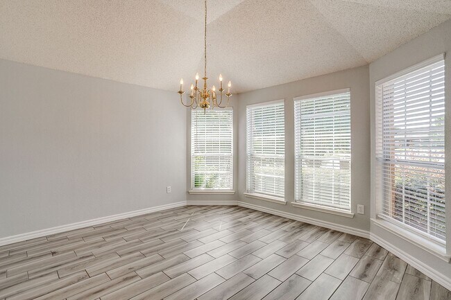 Foto del edificio - Welcome Home- Stylish 3 Bedroom, 2 Bath Ho...