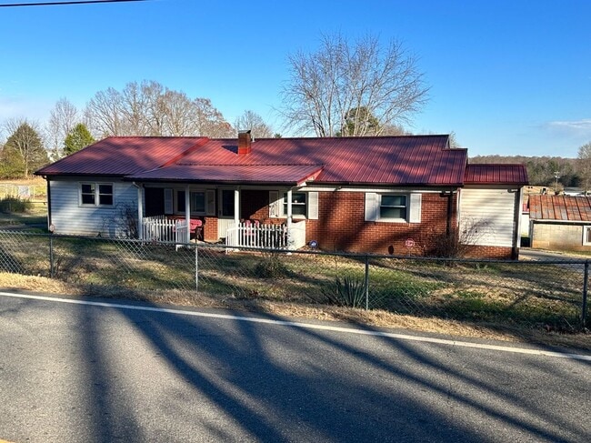 Building Photo - 520 Tabor Rd