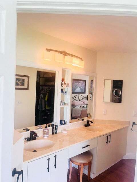 Foto del edificio - 6817 Barnwell Dr