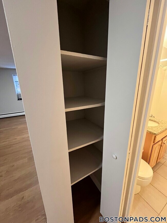 Foto del edificio - 230 Babcock St