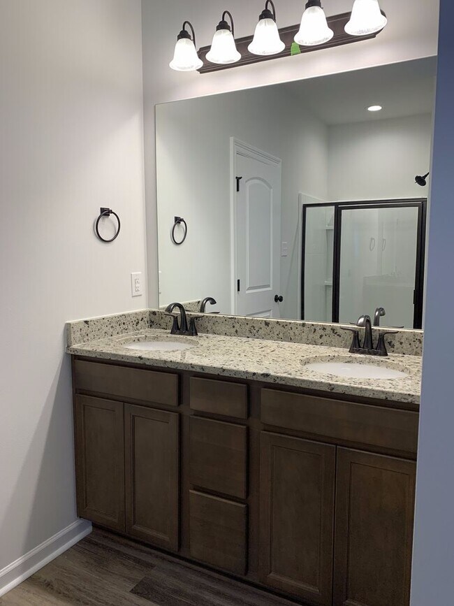 Foto del edificio - 4 Bedroom Single Family Home in Gonzales