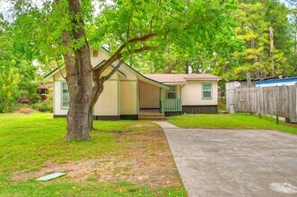 Building Photo - 9574 Darkwood St