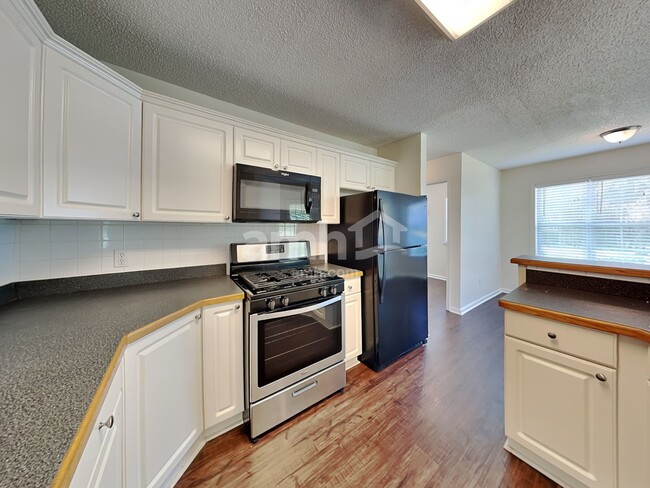 Building Photo - 214 Bo Simpson Pkwy