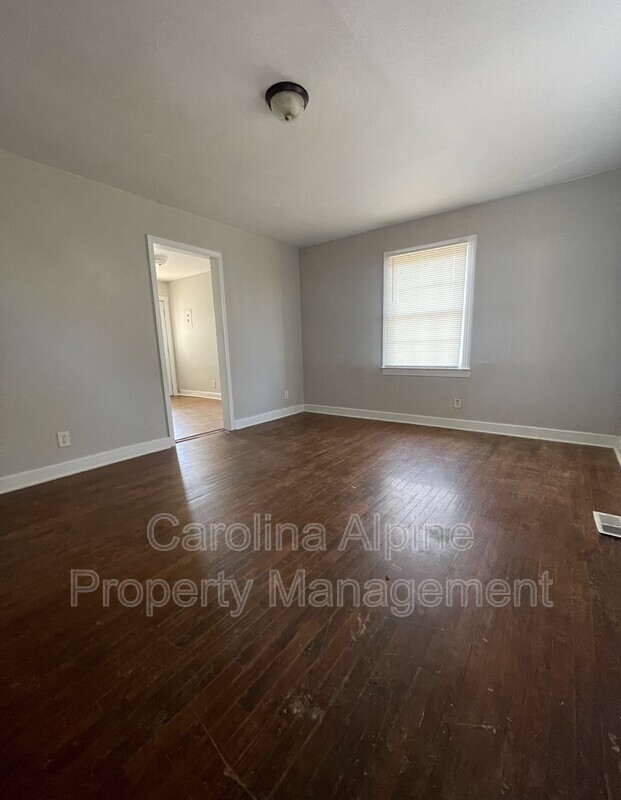 Foto del edificio - 2735 Remington St