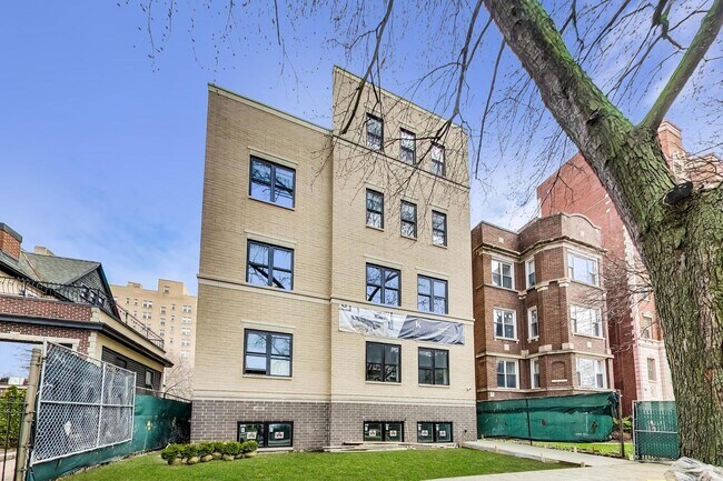 Building Photo - 5117 S Kenwood Ave