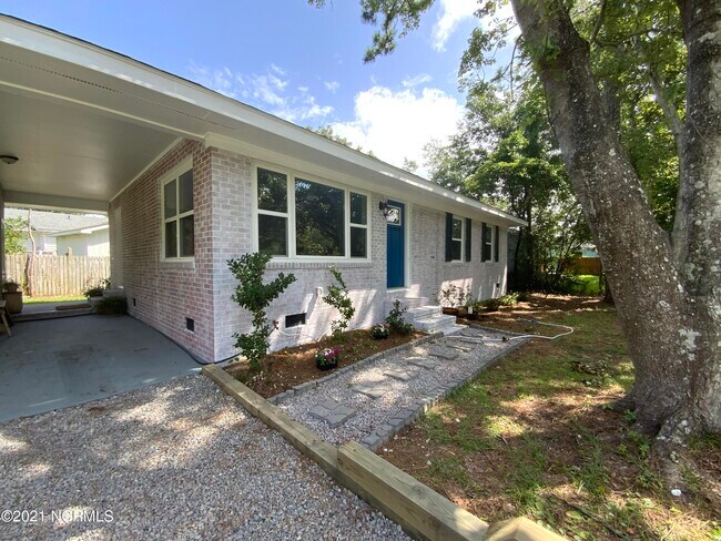 Building Photo - 426 Keziah St