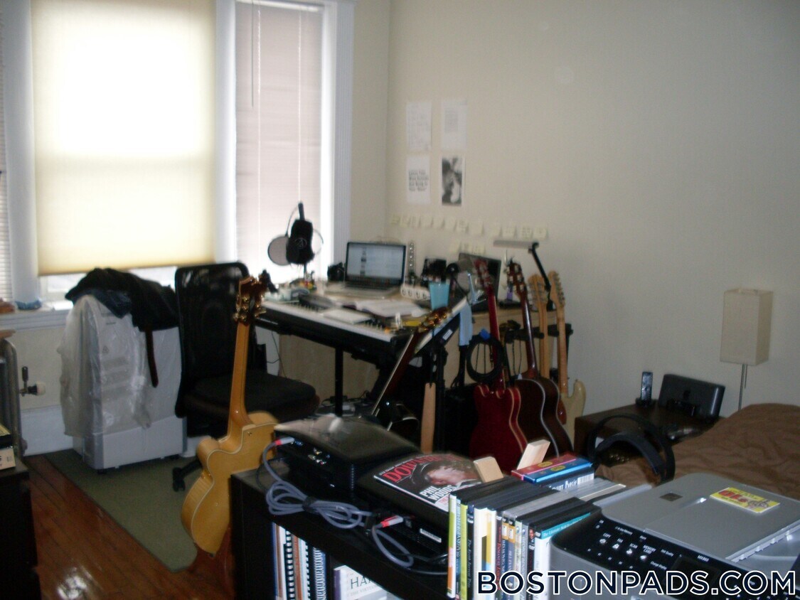 Building Photo - 38 Hemenway St
