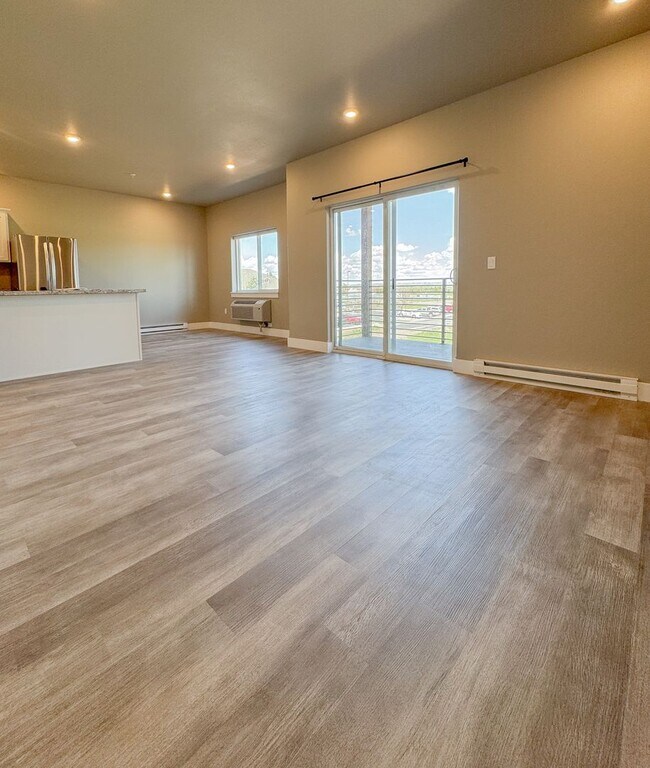 Building Photo - Pet Friendly 2 bed/ 2 bath unit at Soldier Ridge!
