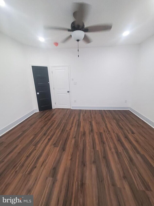 Foto principal - 338 N Redfield St