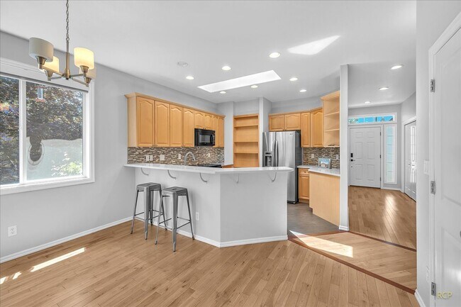 Foto del edificio - 15097 Spy Glass Ln