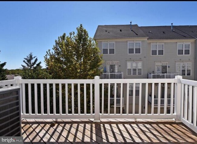 Foto del edificio - 5645 Harrington Falls Ln
