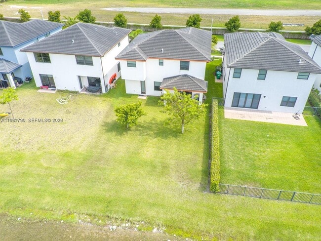 Building Photo - 8981 NW 154th Ter