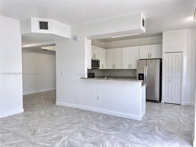 Building Photo - 7905 SW 120th Ave