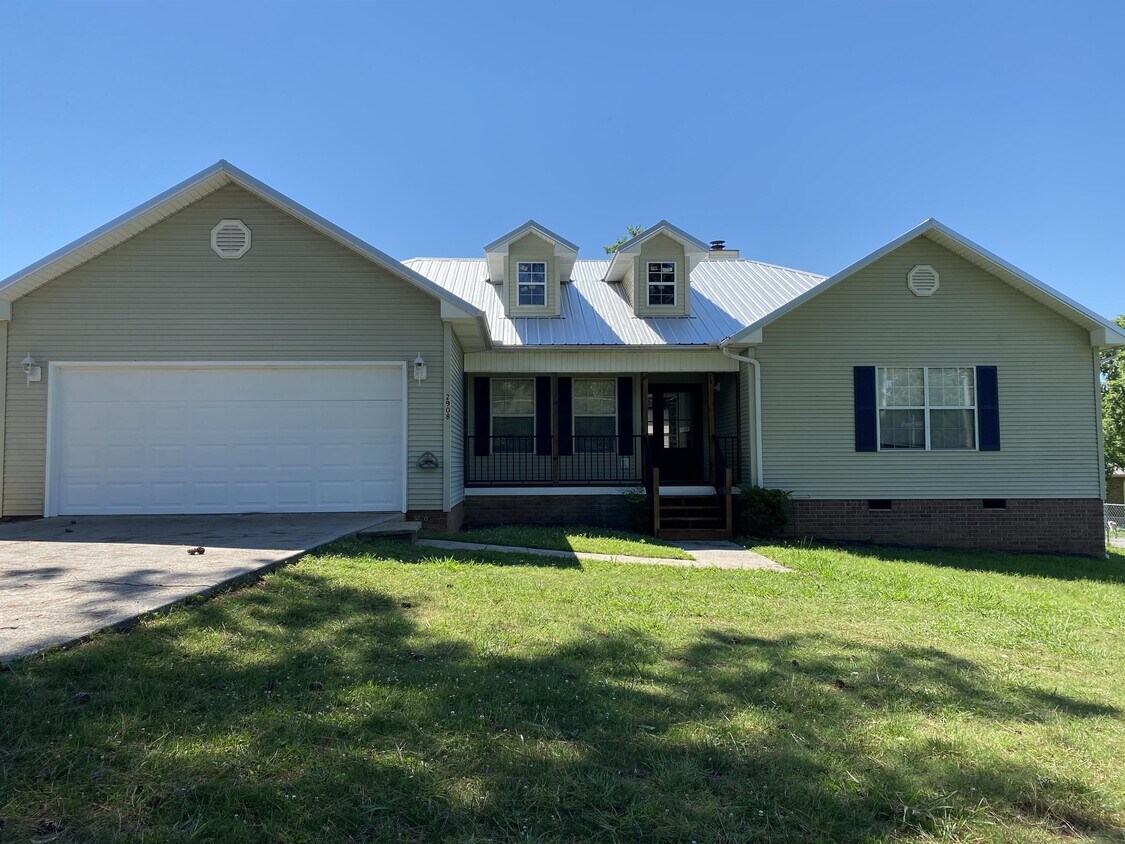 2908 W Woodbine Dr, Maryville, TN 37803 House Rental in Maryville, TN