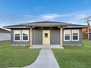 Building Photo - 125 Sterling Dr