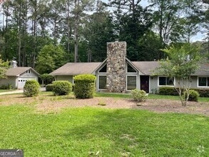 Building Photo - 100 Sandown Dr