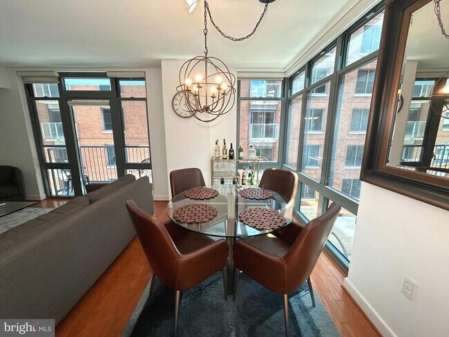 Foto del edificio - 1117 10th St NW