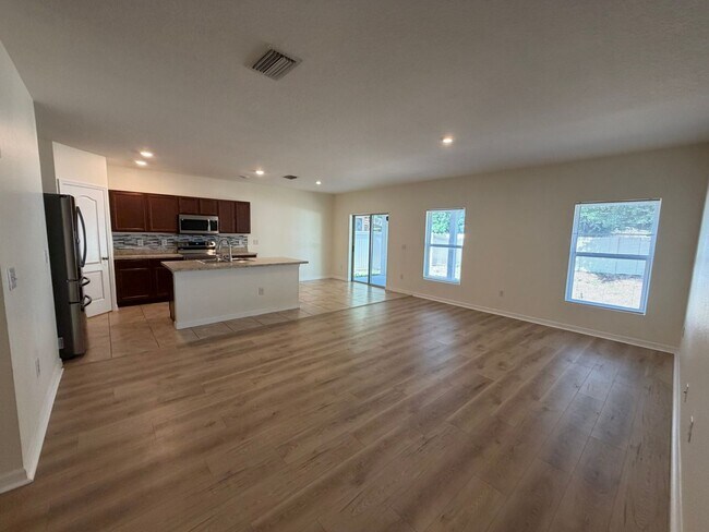 Foto del edificio - 10119 Candleberry Wds Ln