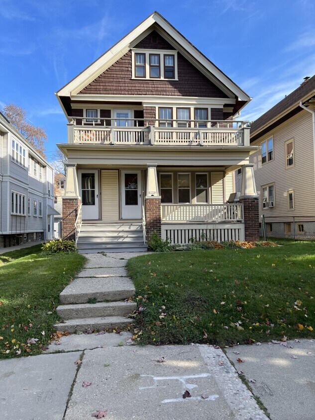Primary Photo - 3338 N Oakland Ave