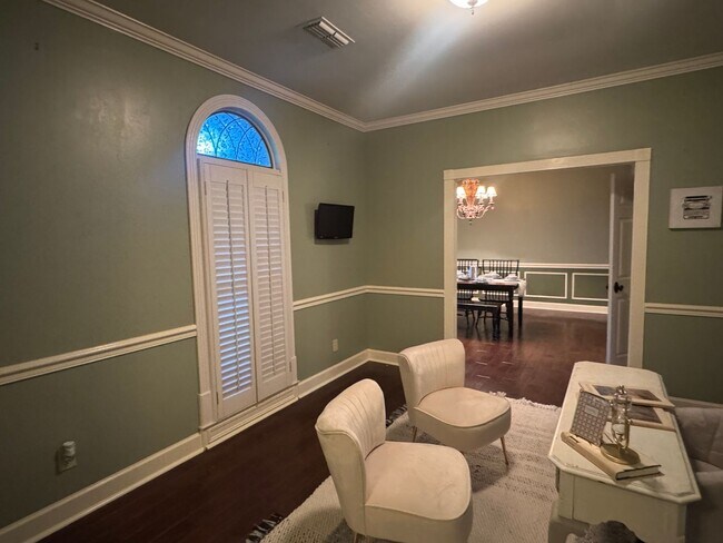 Foto del edificio - 416 Towne Lake Dr
