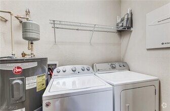 Building Photo - 12866 Carrington Cir