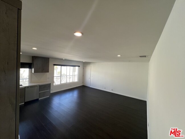 Building Photo - 1434 10th St