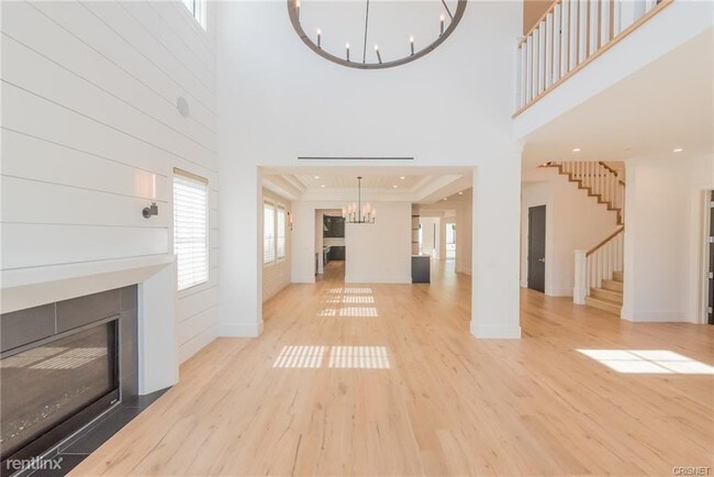 Building Photo - 5 br, 6.5 bath House - 4933 Petit Ave