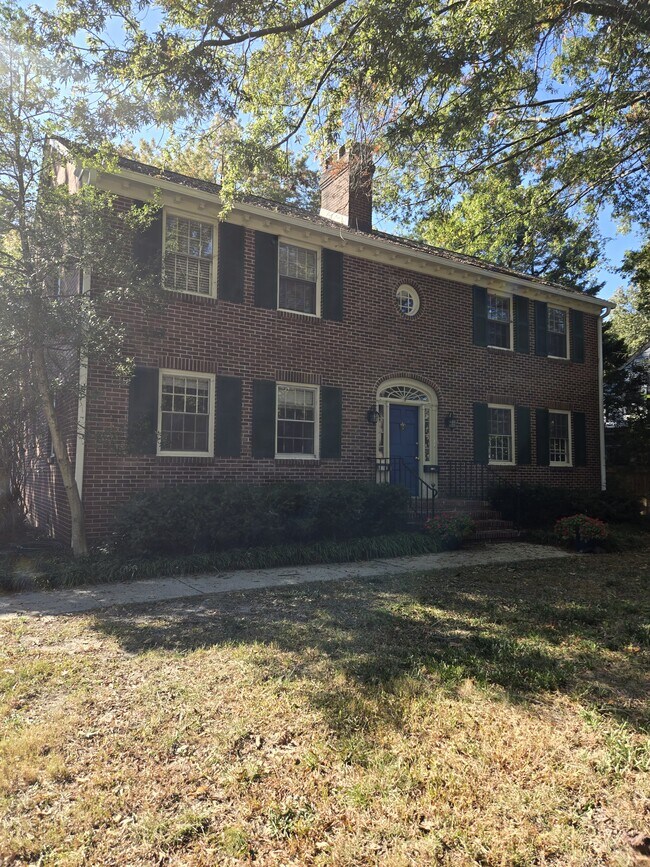 Frente del edificio - 415 S Washington St